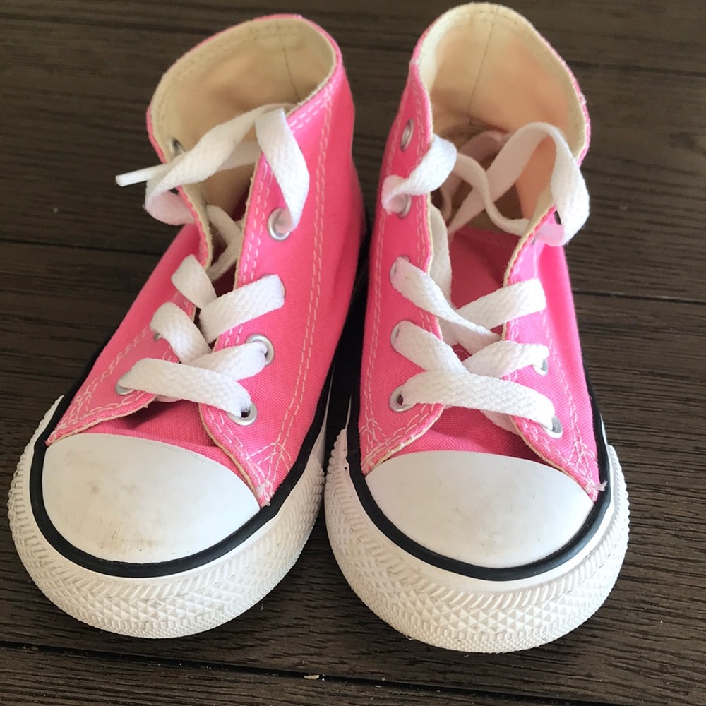 Toddler pink converse. EUC